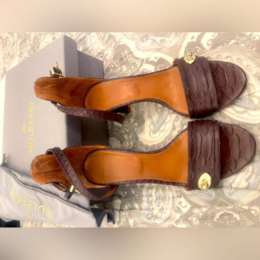 Gorgeoues mulberry heeled sandals